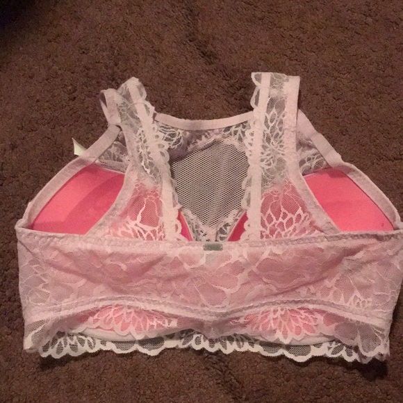 VS Pink lace bra push up ! - Picture 2 of 3
